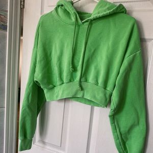 [SOLD] ARITZIA Tna The Super Crop Hoodie